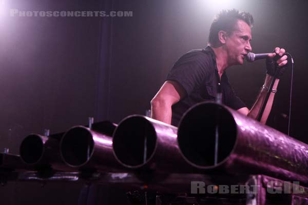 DIE KRUPPS - 2015-09-15 - PARIS - Divan du Monde - Jürgen Engler